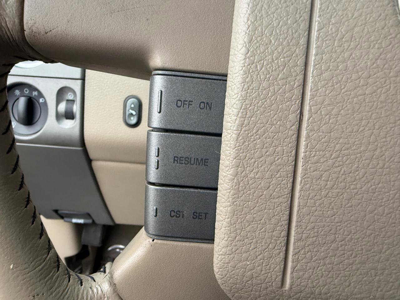 Used 2006 Lincoln Mark LT 2WD image 15