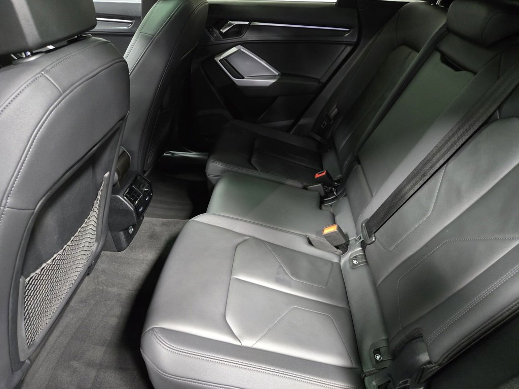 Used 2024 Audi Q3 2.0T Premium image 31