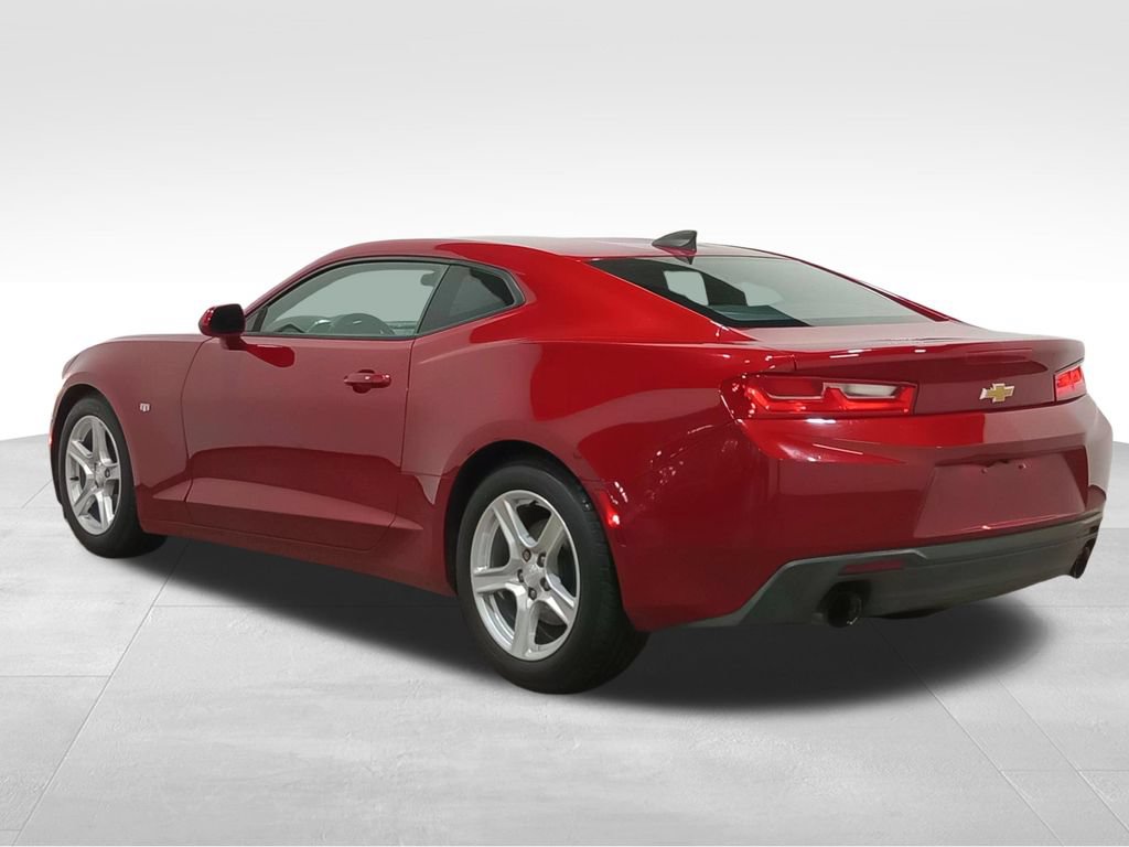 Used 2017 Chevrolet Camaro LT RWD image 7