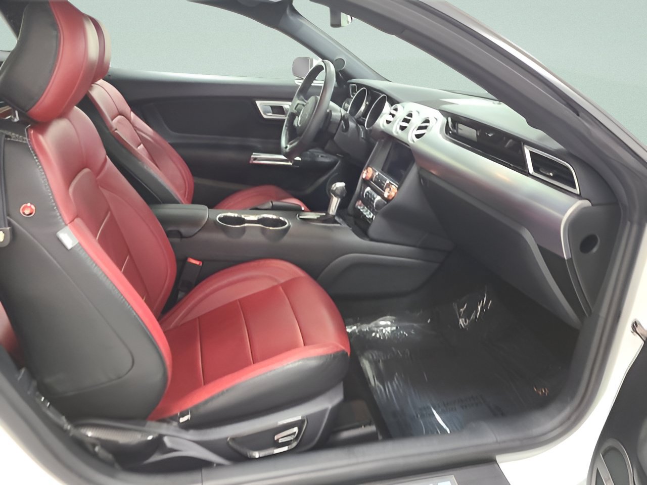Used 2019 Ford Mustang Coupe w/ Equipment Group 101A RWD image 9