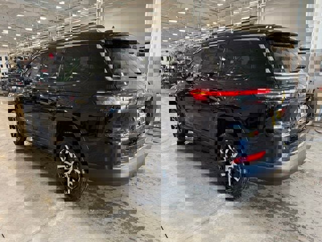 New 2025 Jeep Grand Cherokee L Limited w/ Trailer Tow Package image 4