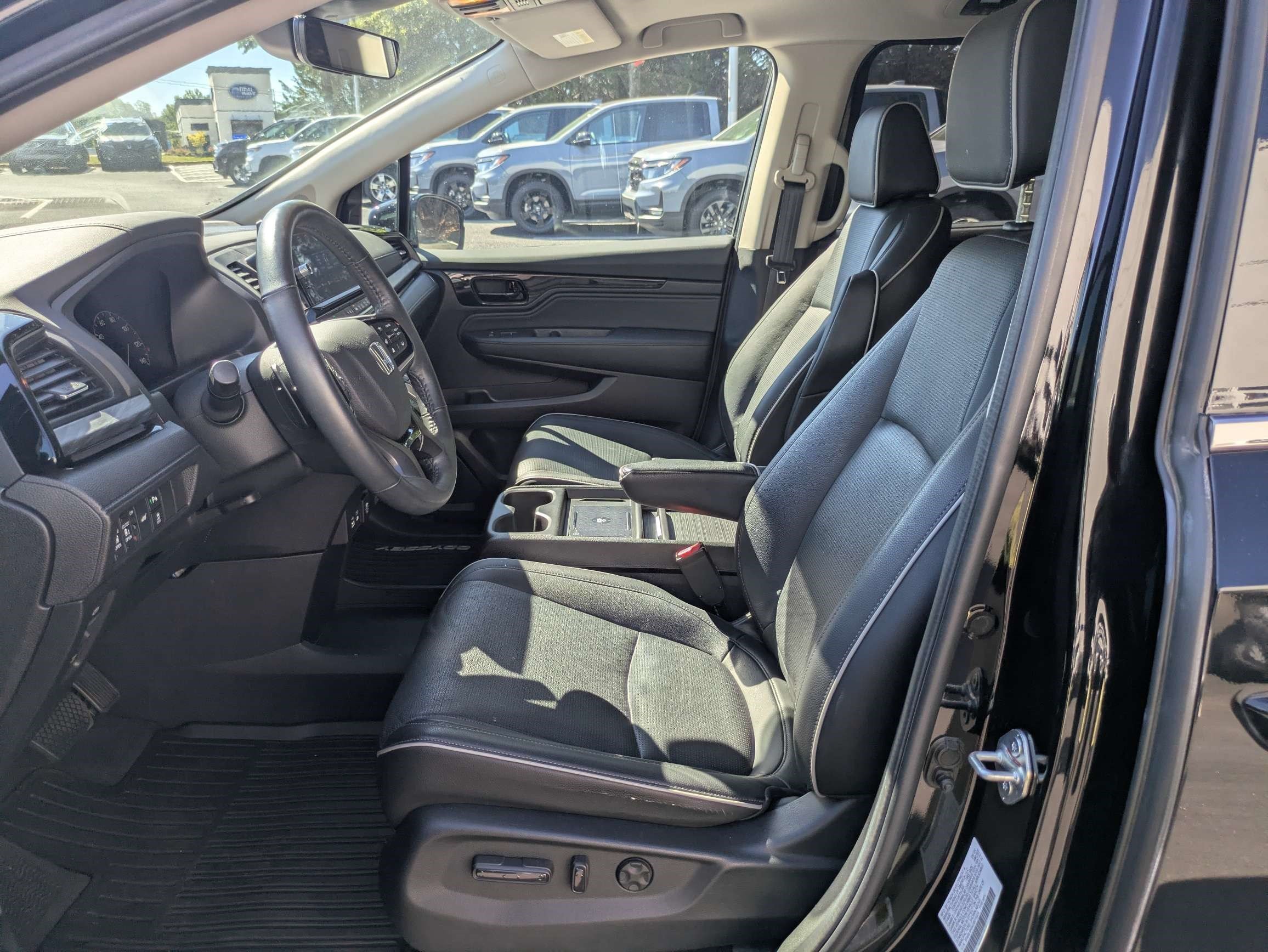 Certified 2025 Honda Odyssey Elite image 27