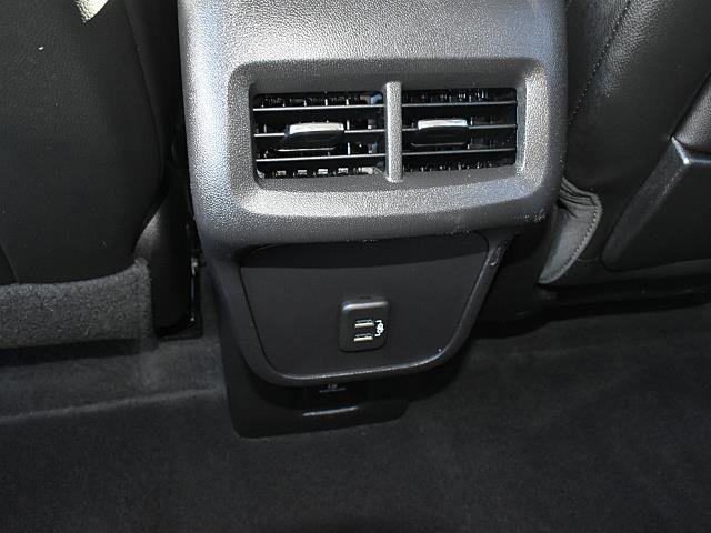 Used 2024 GMC Terrain SLT image 16