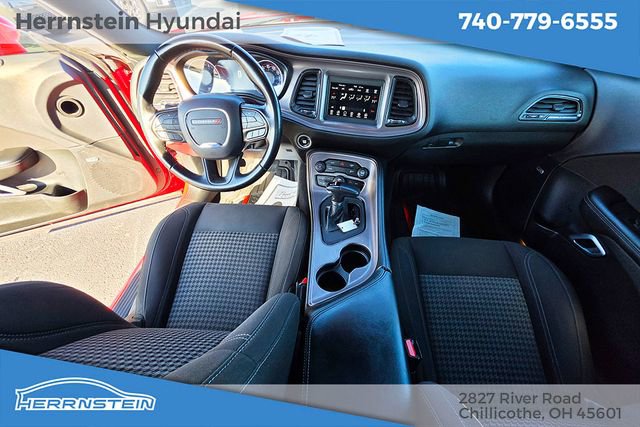 Used 2023 Dodge Challenger SXT RWD image 13