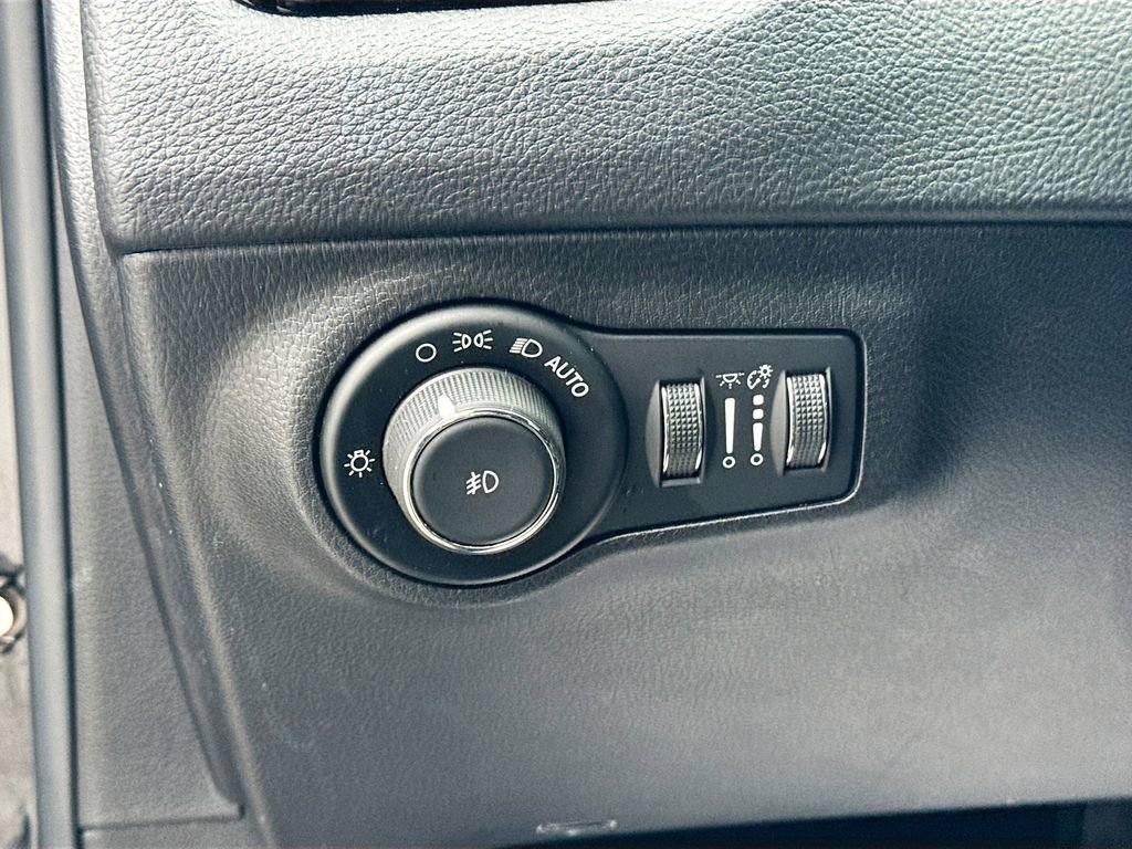 Used 2018 Jeep Compass Latitude AWD/4WD image 10