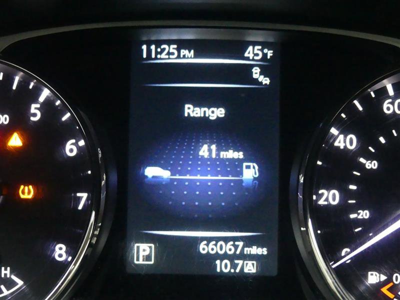 Used 2016 Nissan Rogue SV w/ SV Premium Package image 32