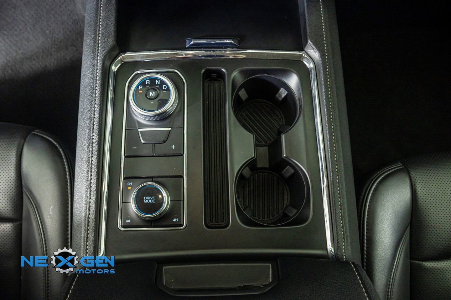 Used 2024 Ford Expedition XLT image 21