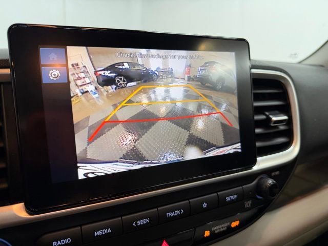 Certified 2024 Hyundai Venue SEL image 32