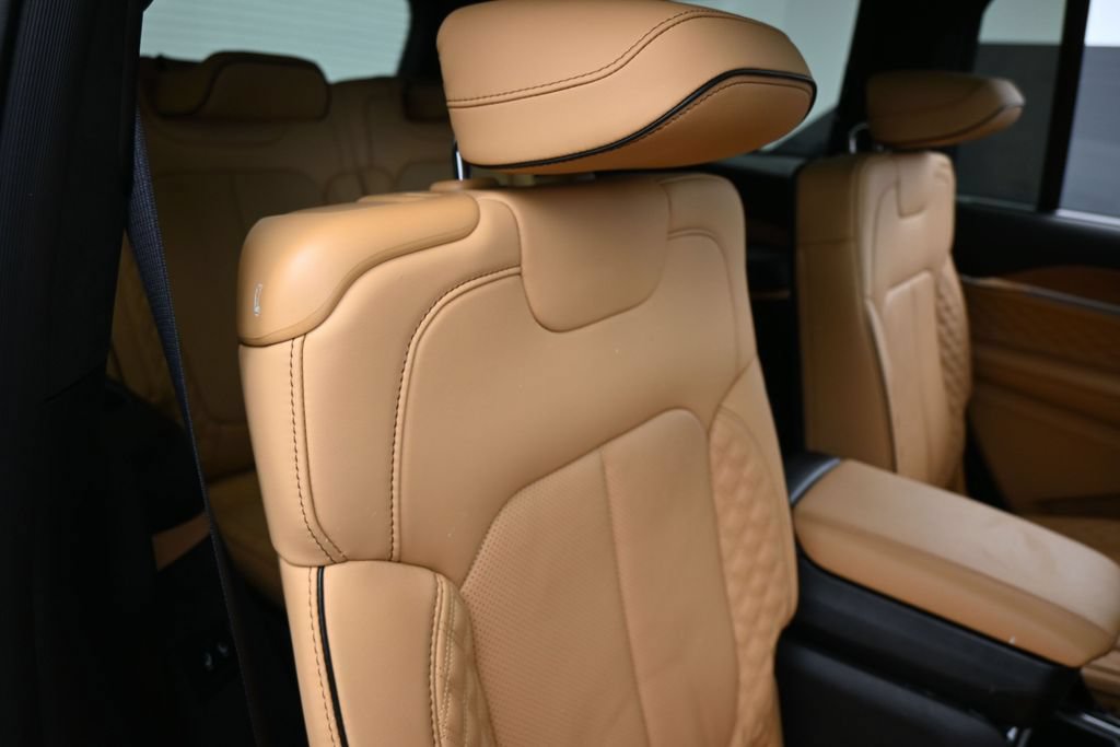 Used 2024 Jeep Grand Wagoneer L Series III w/ Quick Order Packagew 28T AWD/4WD image 44