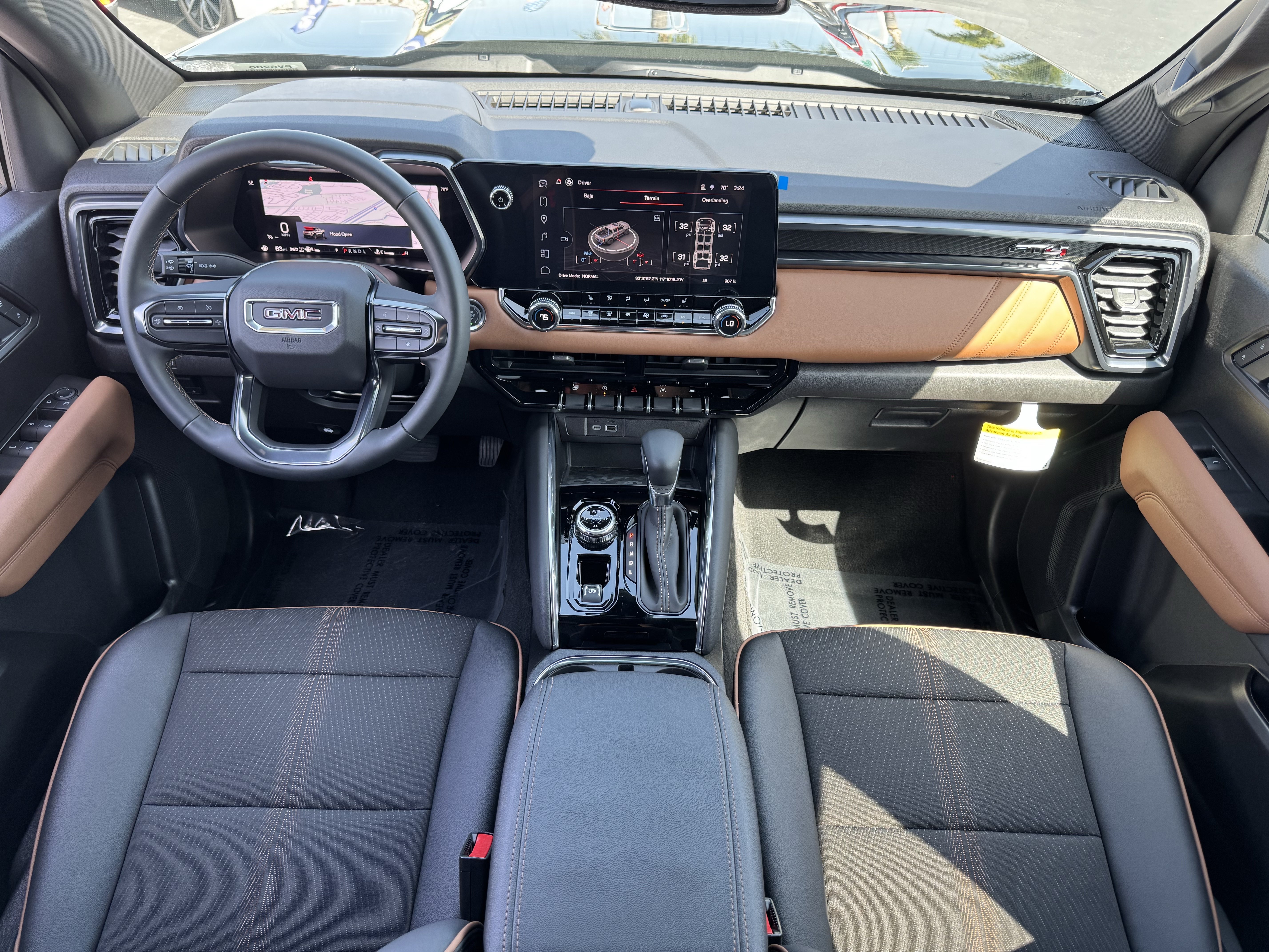 Used 2025 GMC Canyon AT4 w/ Nightfall Edition AWD/4WD image 32