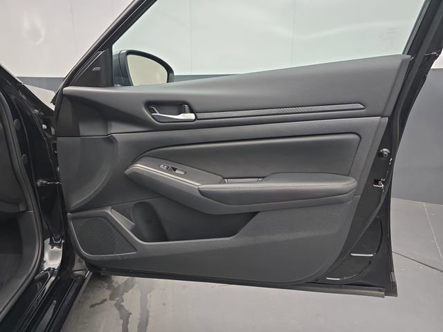 Used 2025 Nissan Altima 2.5 SV image 42