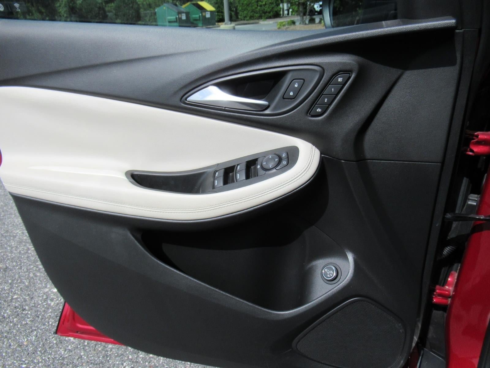 Used 2020 Buick Encore GX Essence w/ Advanced Technology Package FWD image 21