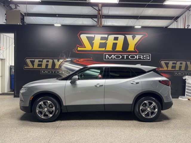 Used 2023 Chevrolet Blazer LT AWD/4WD image 3