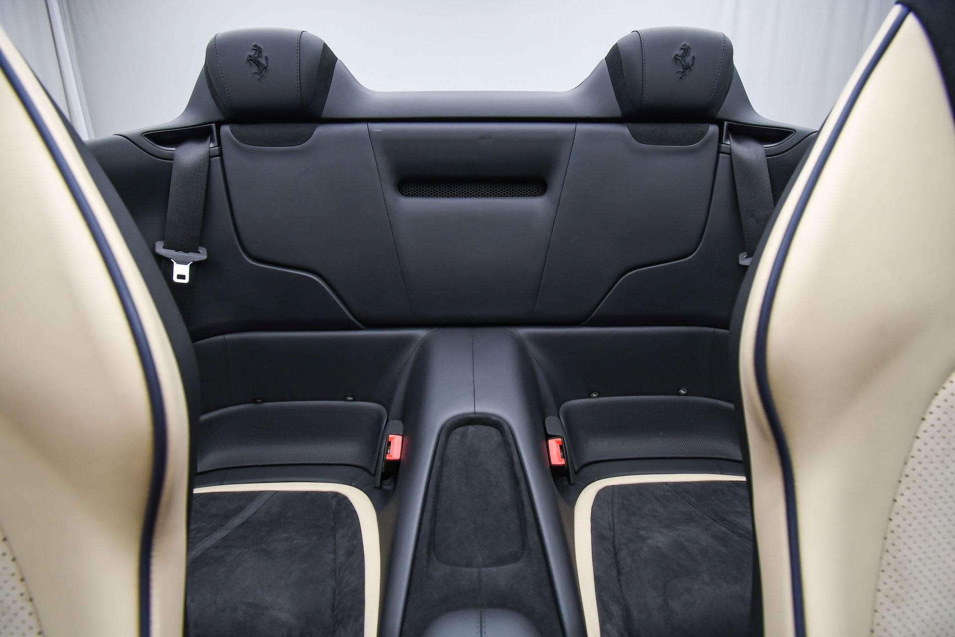 Used 2025 Ferrari Roma Spider image 18