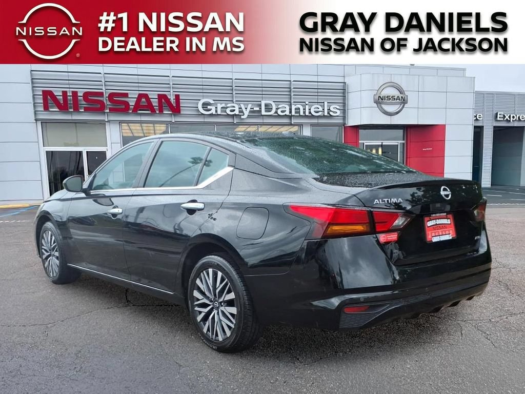Used 2025 Nissan Altima 2.5 SV AWD/4WD image 5