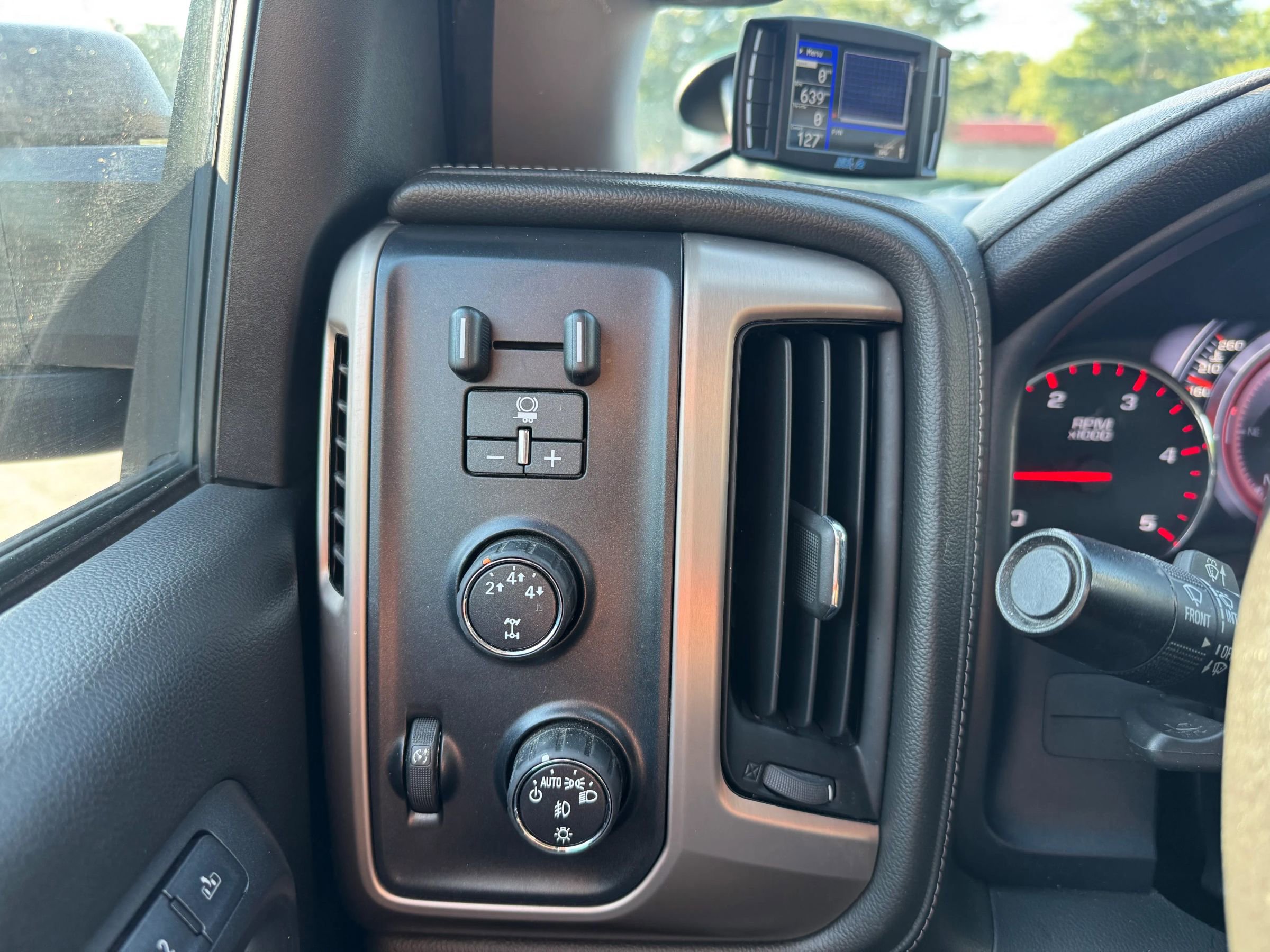 Used 2016 GMC Sierra 3500 Denali w/ Duramax Plus Package image 26