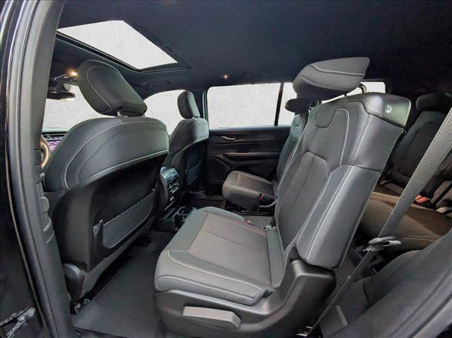 New 2025 Jeep Grand Cherokee L Laredo w/ Luxury Tech Group I image 17