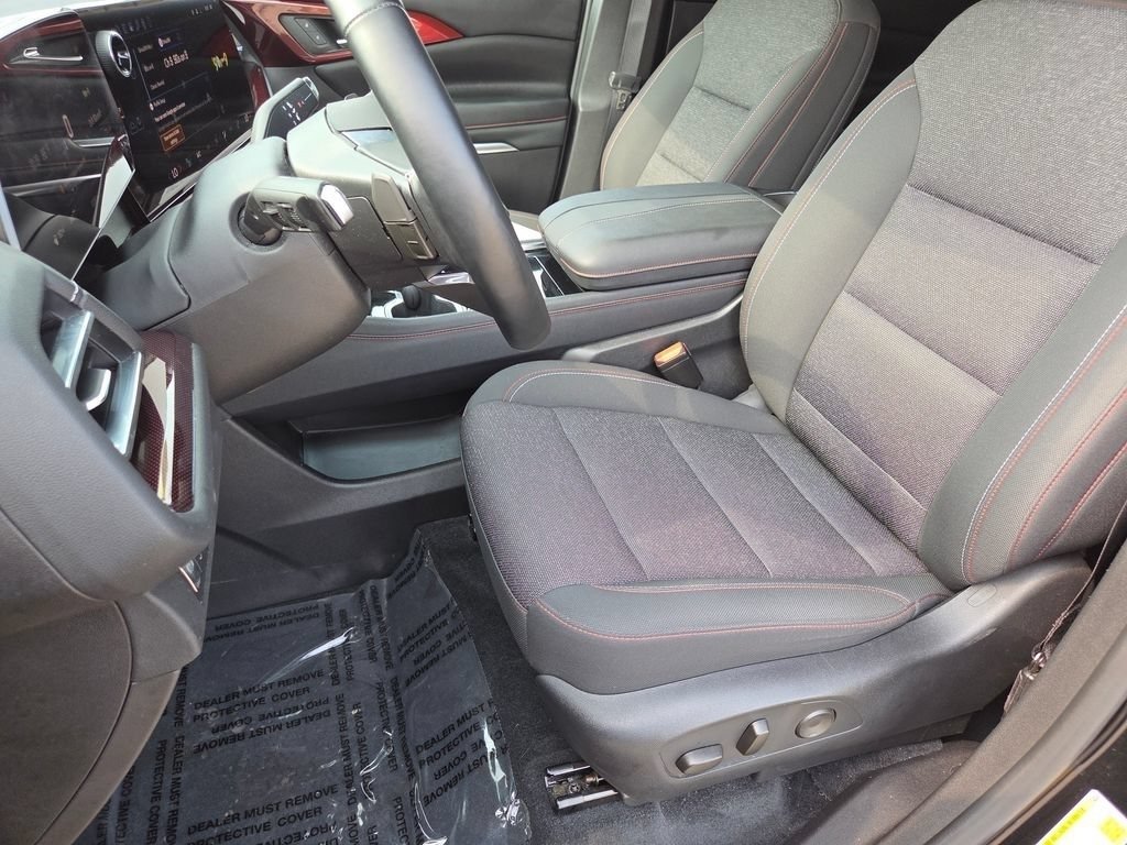 Used 2024 Chevrolet Traverse Z71 w/ LPO, Floor Liner Package AWD/4WD image 6