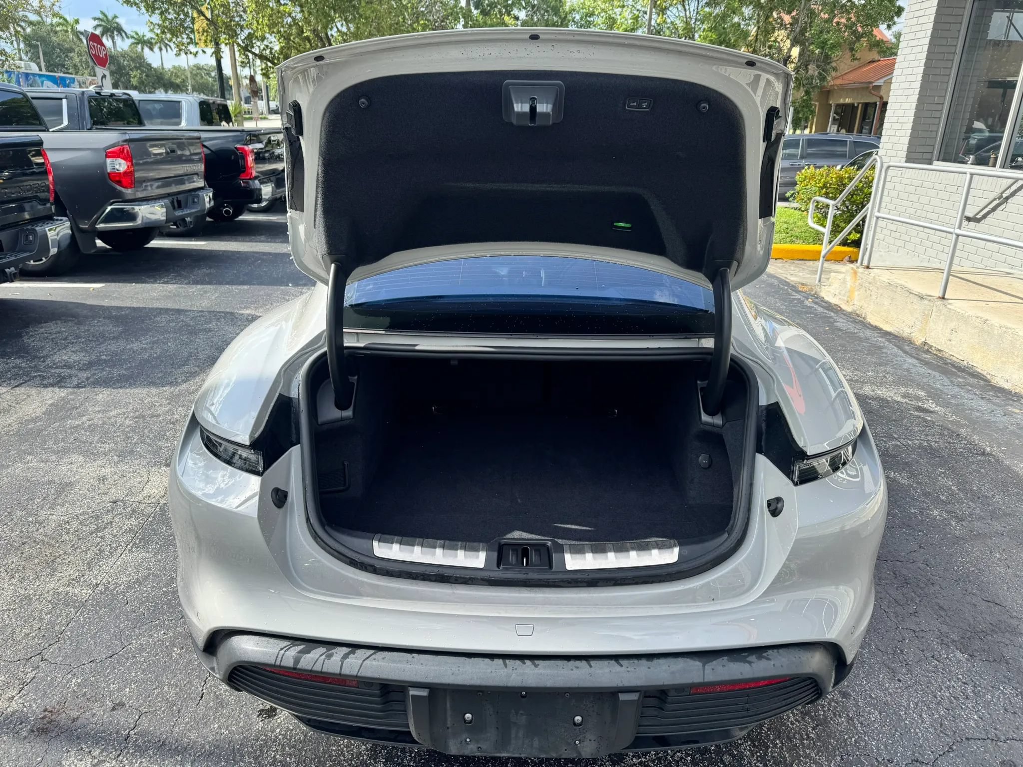 Used 2021 Porsche Taycan 4S AWD/4WD image 8