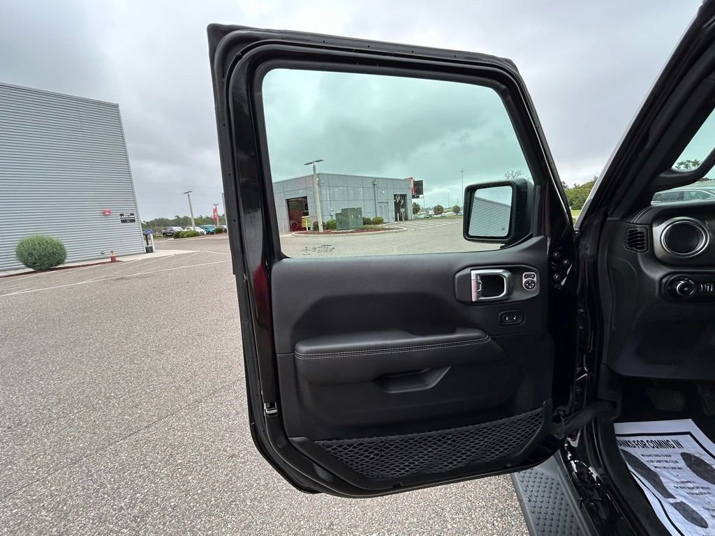 Used 2022 Jeep Wrangler Unlimited Sahara AWD/4WD image 68