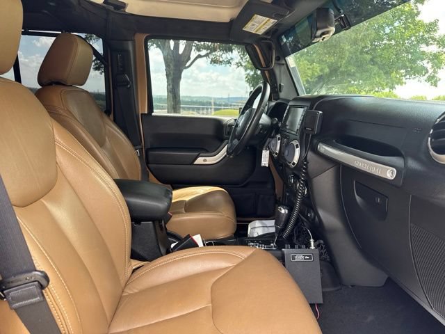 Used 2015 Jeep Wrangler Unlimited Sahara AWD/4WD image 11