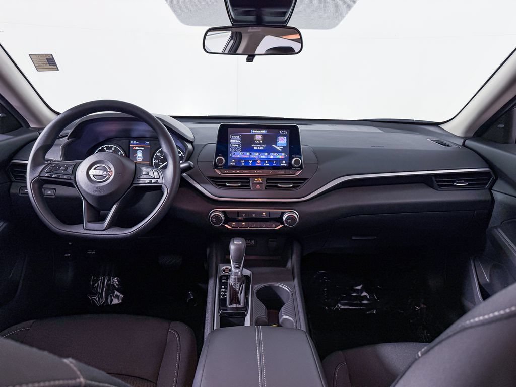 Certified 2025 Nissan Altima 2.5 S FWD image 13