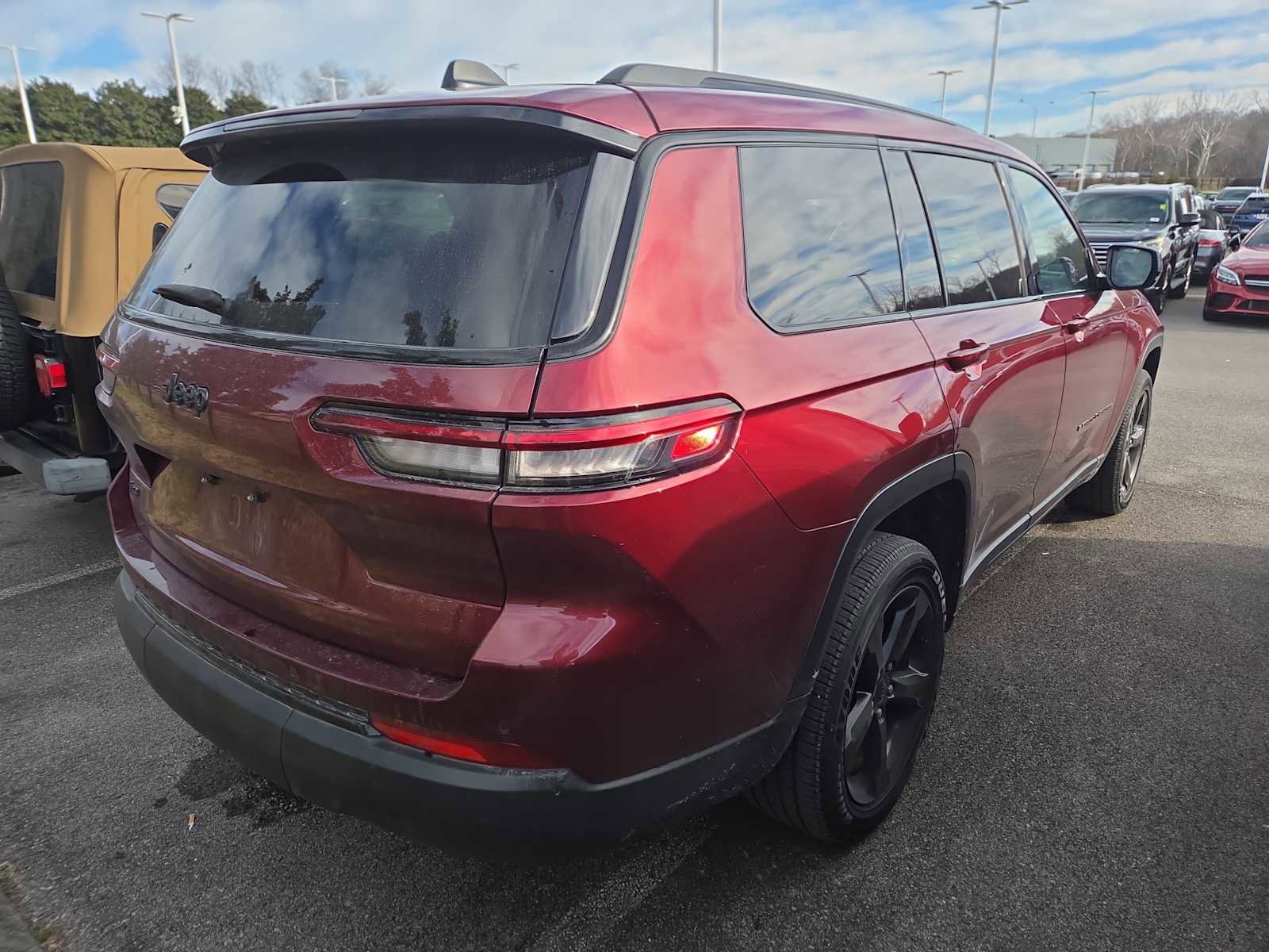 Used 2024 Jeep Grand Cherokee L Altitude image 5