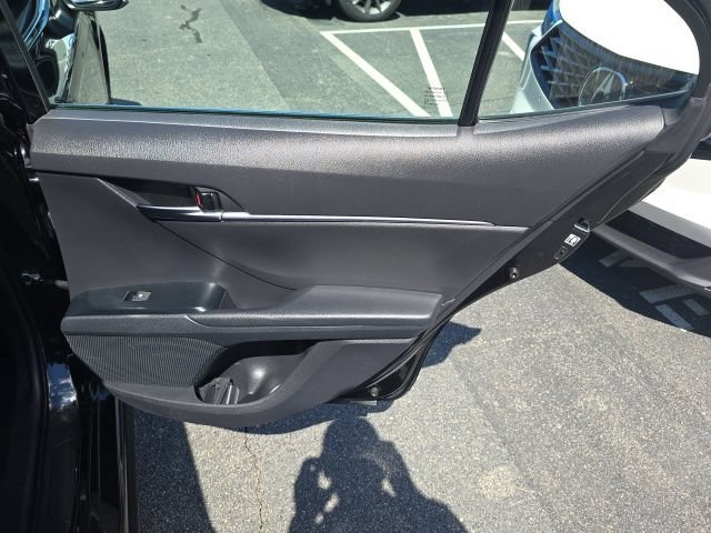 Used 2019 Toyota Camry SE FWD image 21