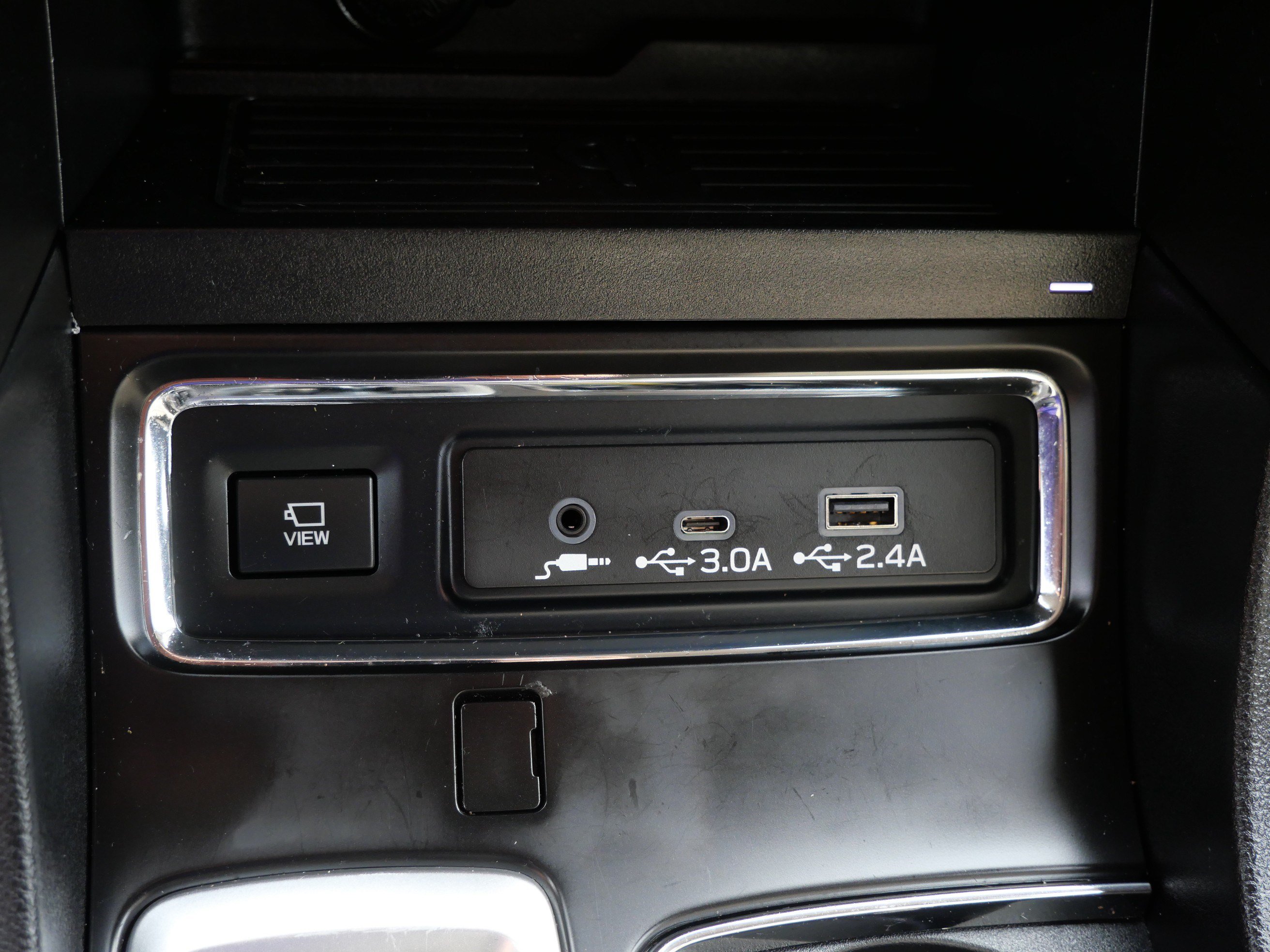 Used 2024 Subaru Ascent Limited w/ Technology Package AWD/4WD image 32
