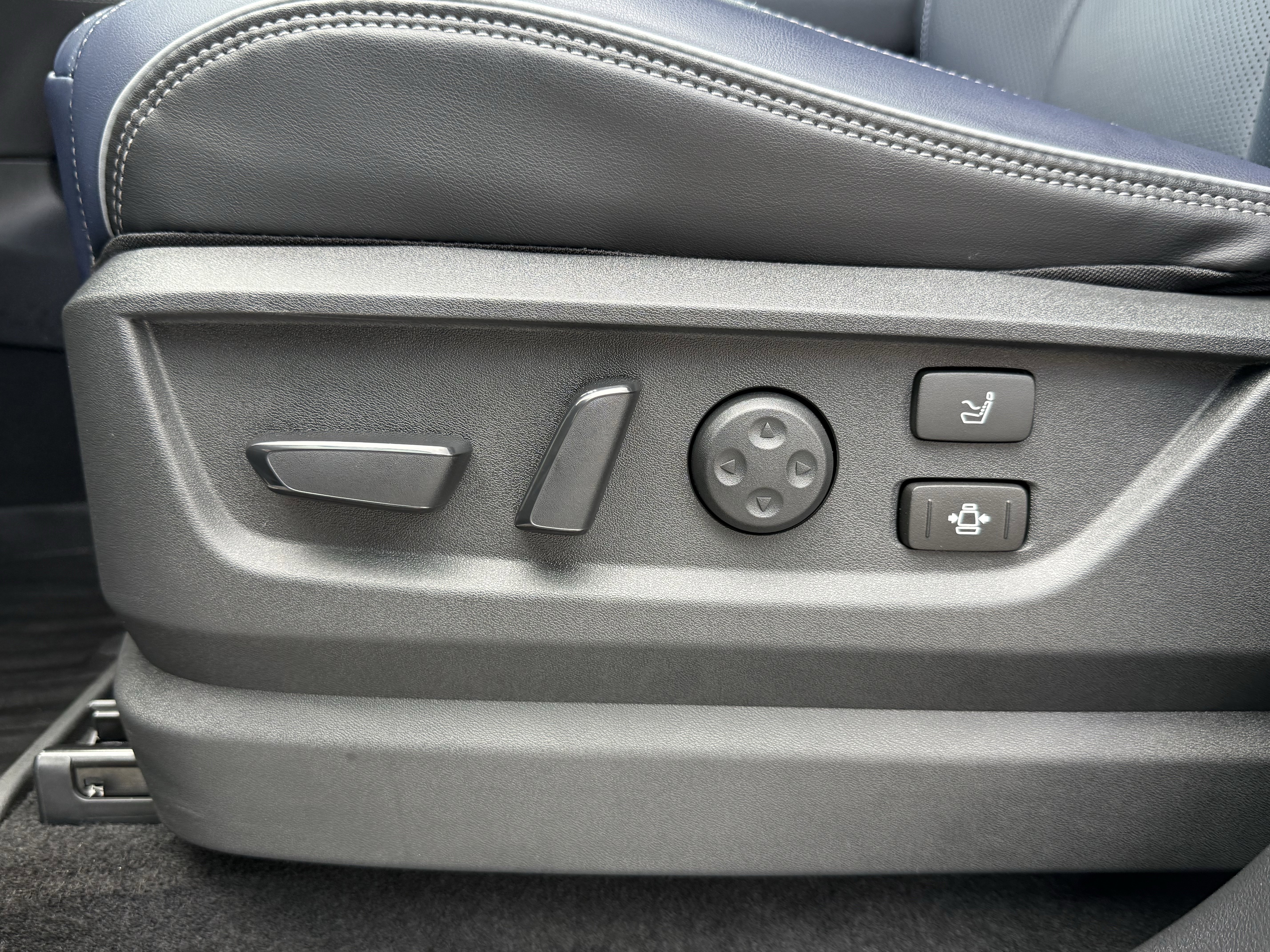 Certified 2026 INFINITI QX80 4WD w/ Sport Exterior Package image 28