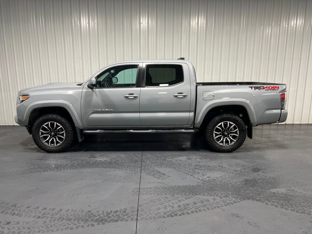 Used 2020 Toyota Tacoma TRD Sport image 16