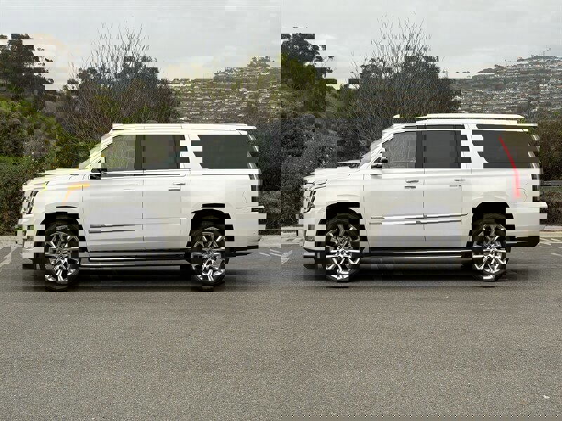 Used 2019 Cadillac Escalade ESV Luxury image 3