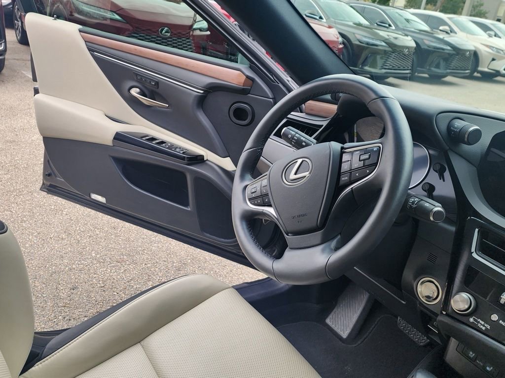 Certified 2024 Lexus ES 350 w/ Premium Package FWD image 11