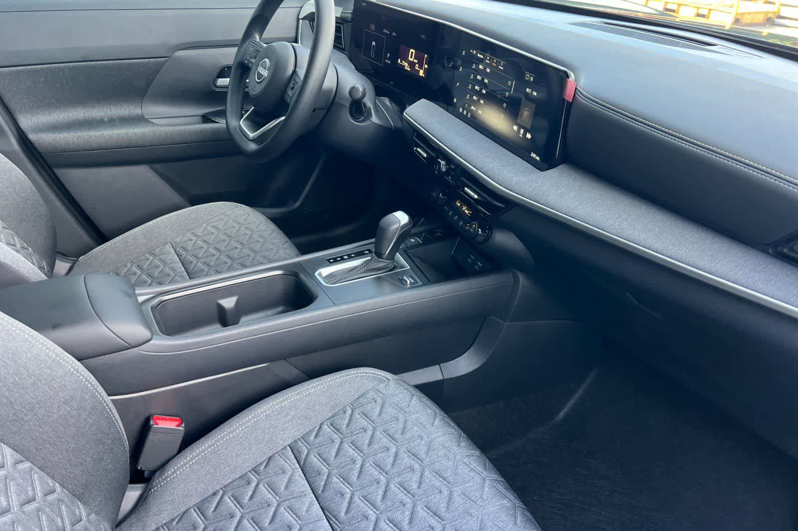 New 2026 Nissan Kicks SV AWD/4WD image 18