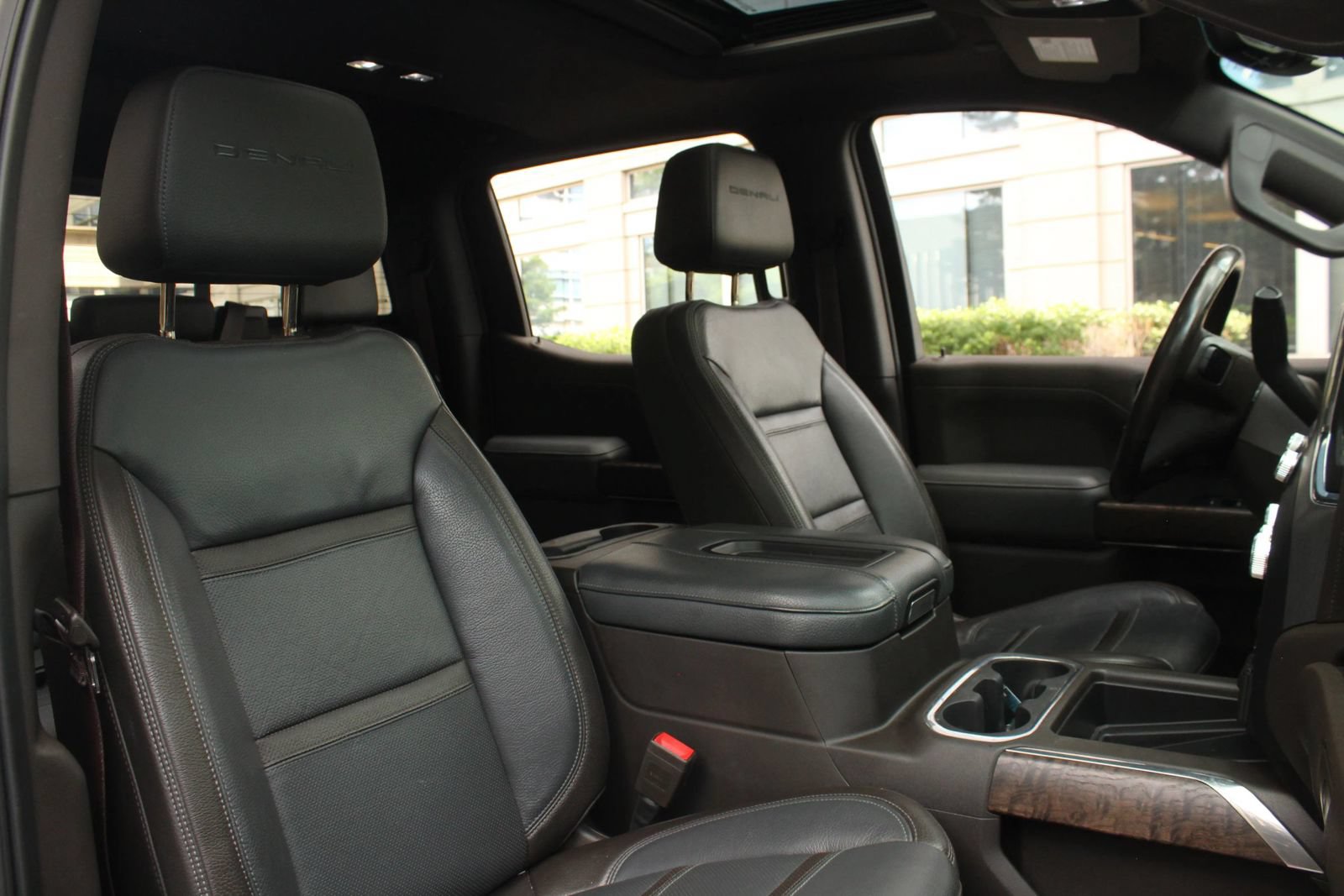 Used 2020 GMC Sierra 1500 Denali w/ Denali Ultimate Package AWD/4WD image 26