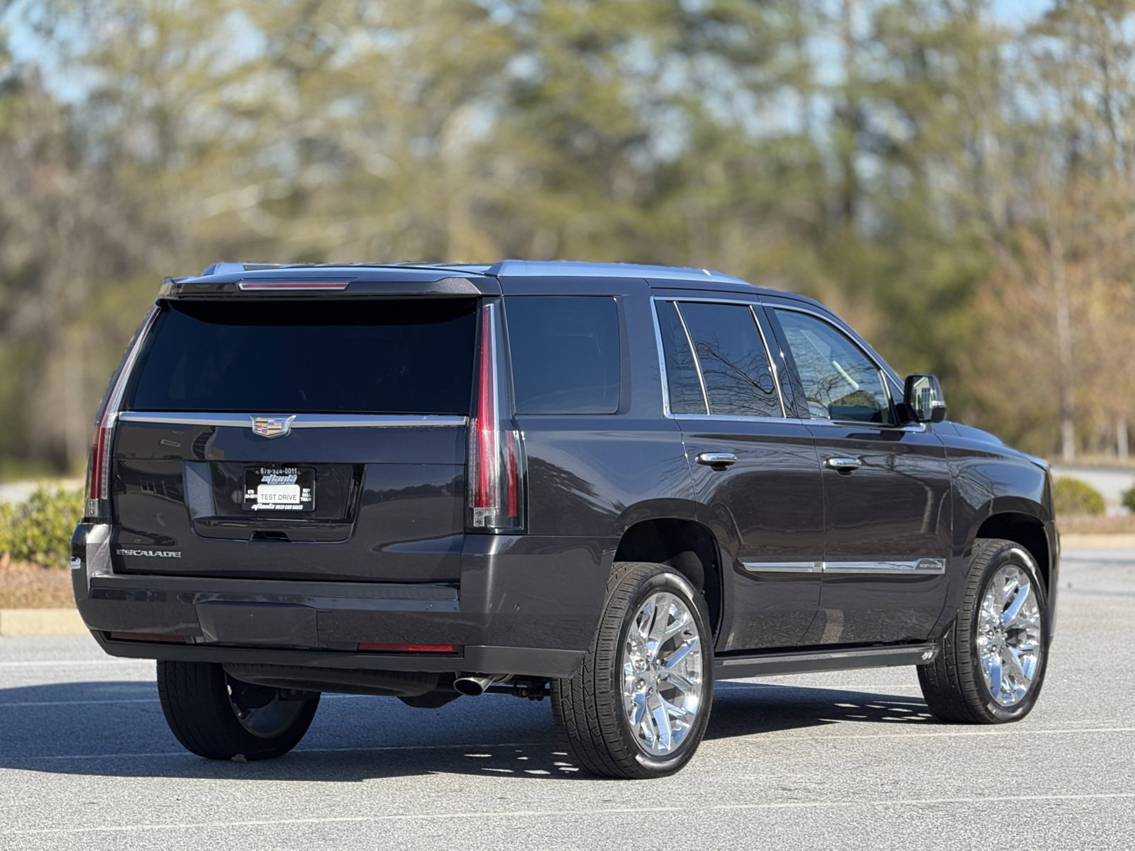 Used 2017 Cadillac Escalade Premium Luxury image 10