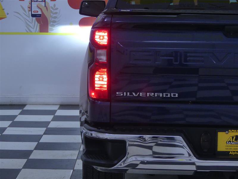 Used 2022 Chevrolet Silverado 1500 LT AWD/4WD image 29