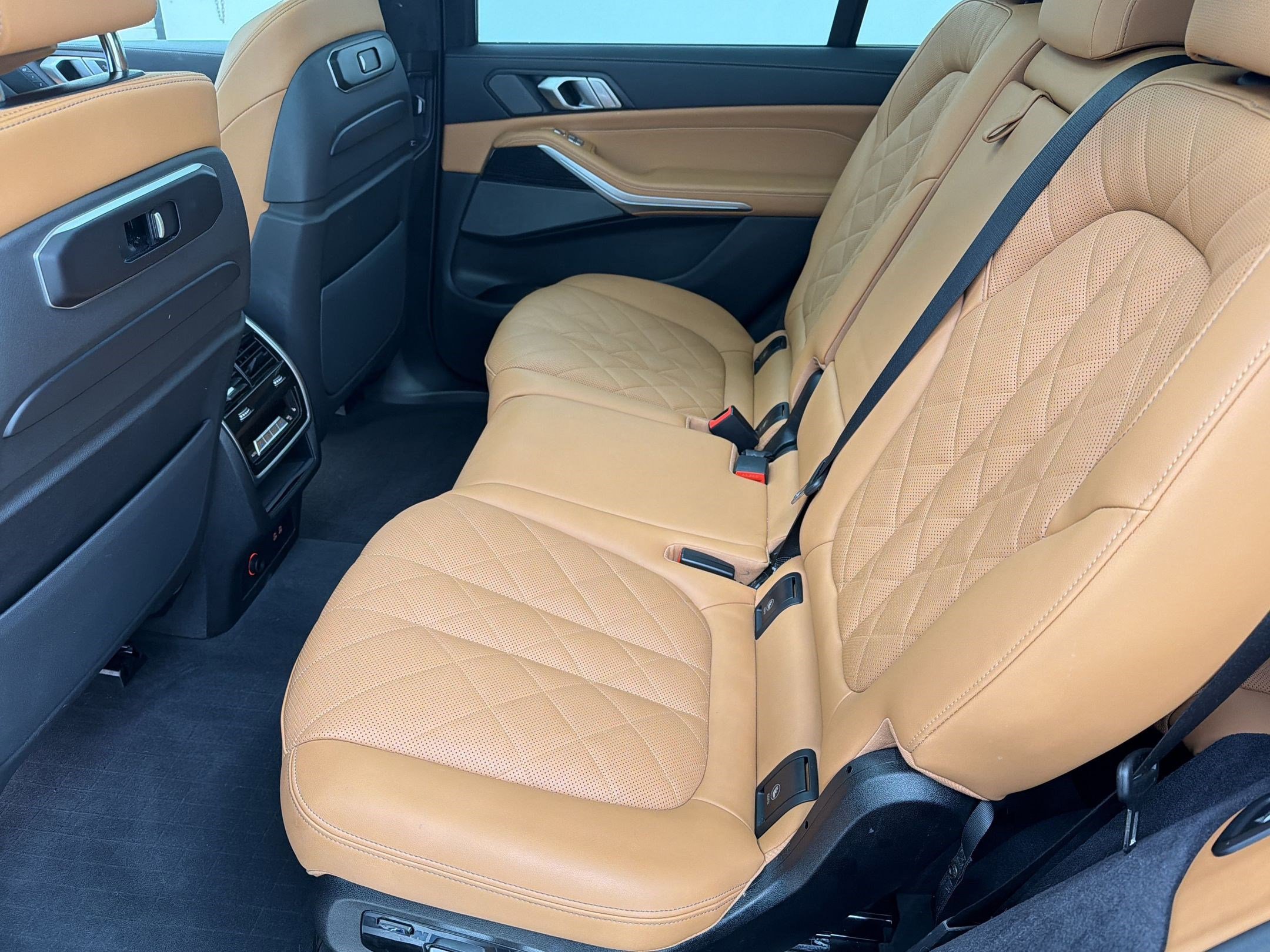 Certified 2025 BMW X7 xDrive40i w/ M Sport Package AWD/4WD image 14