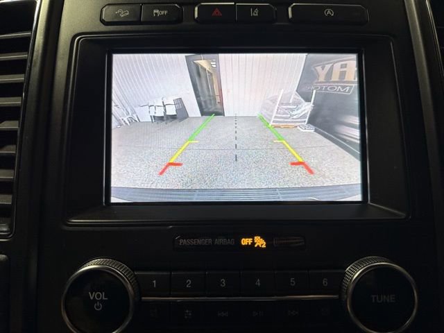 Used 2020 Ford Expedition Max Limited image 12