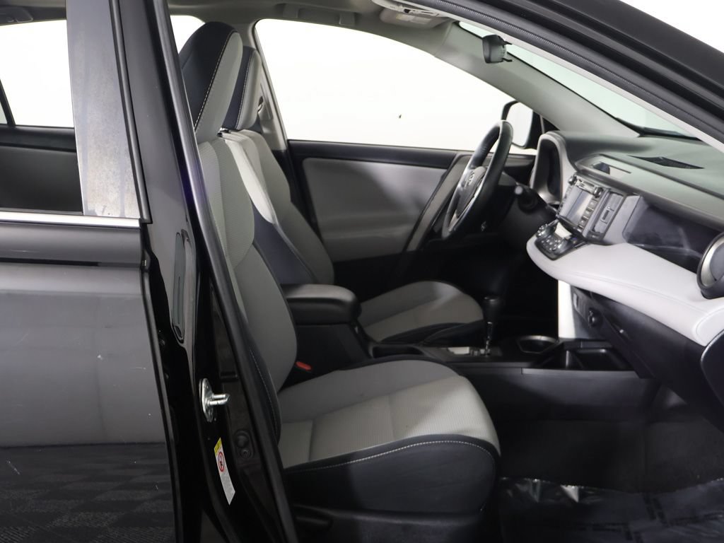 Used 2018 Toyota RAV4 XLE w/ Plus Extra Value Package FWD image 26