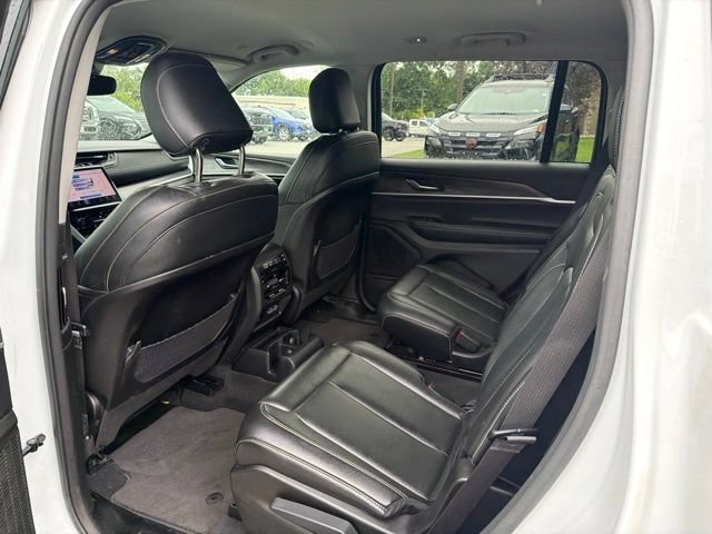 Used 2024 Jeep Grand Cherokee L Limited AWD/4WD image 18
