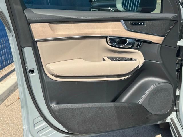 New 2026 Volvo XC90 B6 Plus w/ Protection Package AWD/4WD image 11