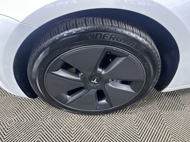 Used 2021 Tesla Model 3 Standard Range Plus image 10