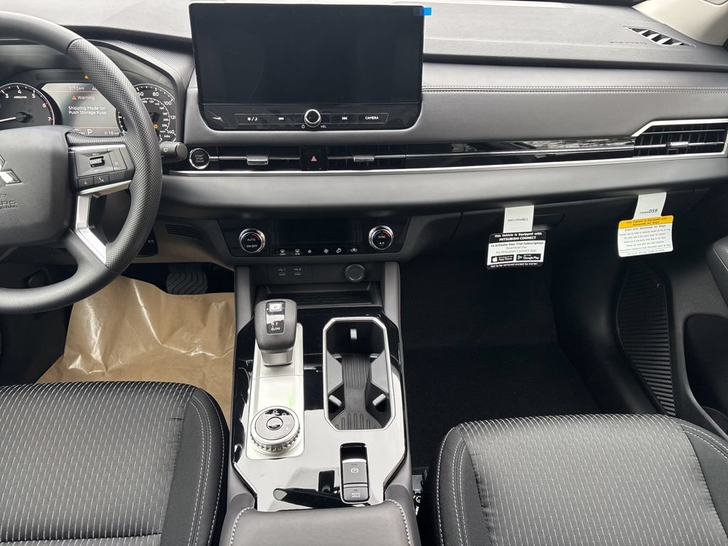 New 2026 Mitsubishi Outlander ES FWD image 18