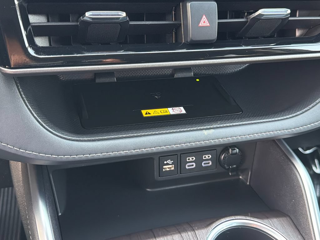 Used 2023 Toyota Highlander Limited AWD/4WD image 35