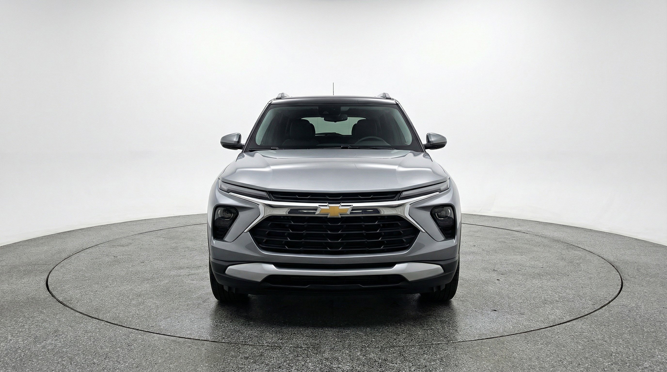 Used 2025 Chevrolet TrailBlazer LT image 2