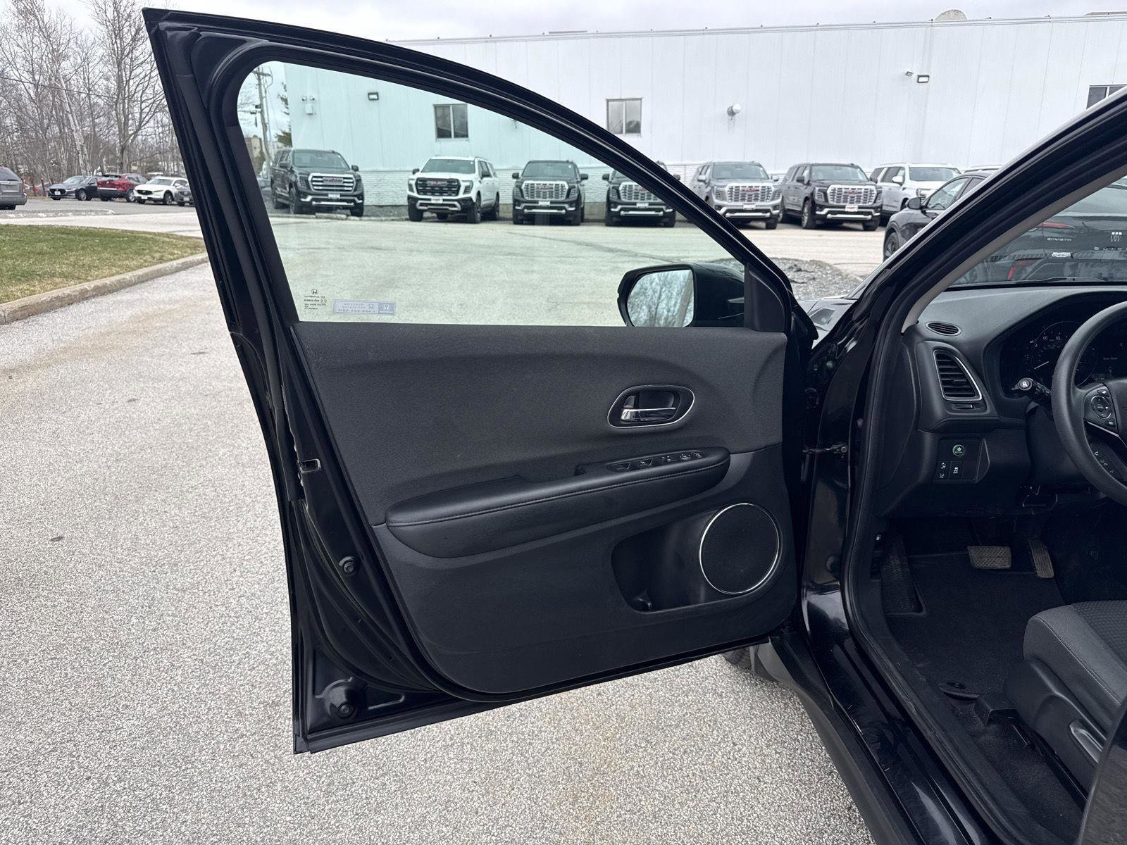 Used 2020 Honda HR-V EX image 11
