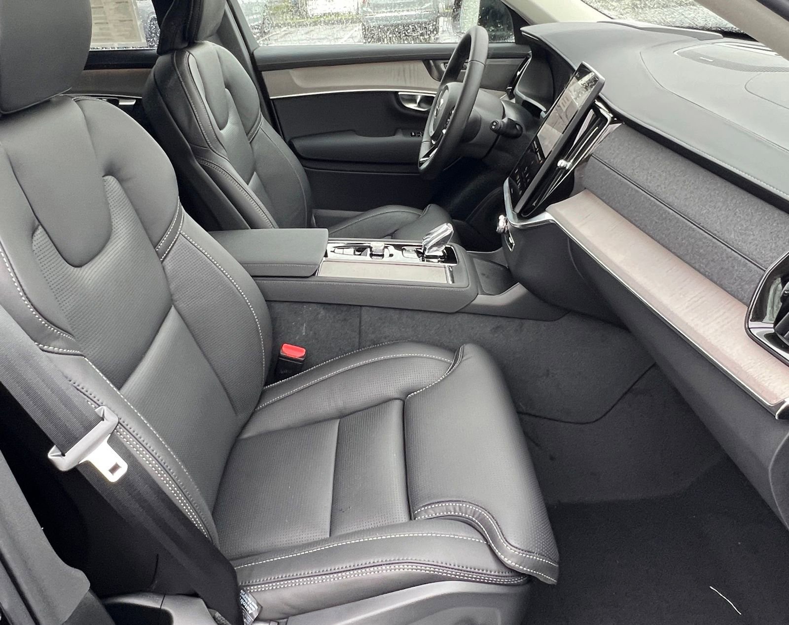 New 2026 Volvo XC90 B6 Ultra image 18