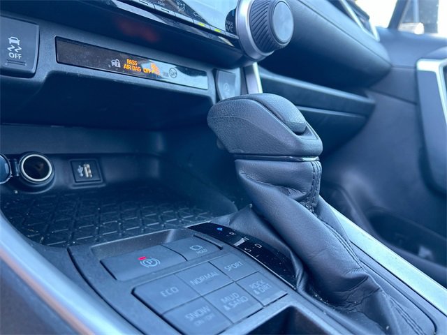 Used 2024 Toyota RAV4 LE image 22