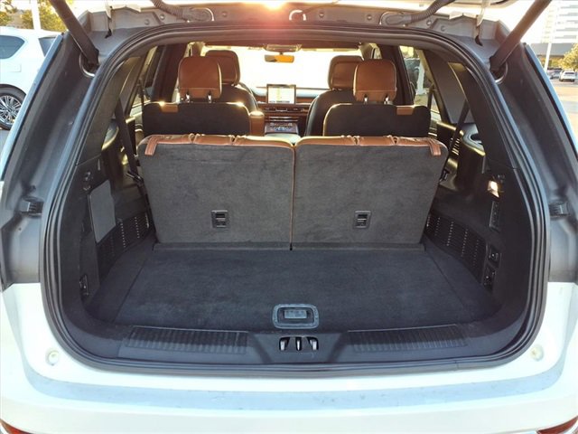 Used 2020 Lincoln Aviator Reserve w/ Elements Package Plus image 25